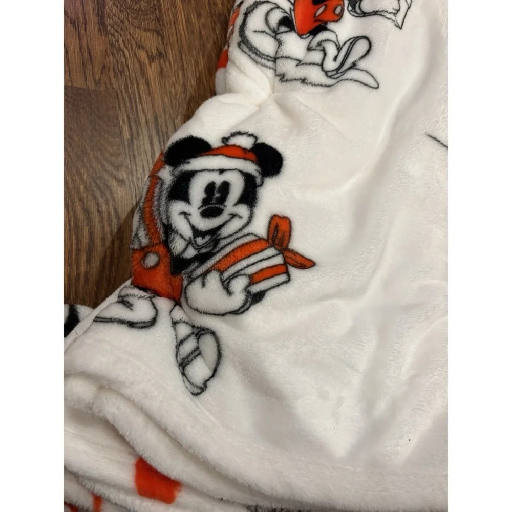 Disney Mickey Mine 2‎ Pack Fleece Throw Blankets NWT White Red Christmas Holiday